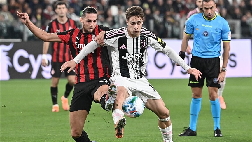 Serie A'da Milan, Juventus'la golsüz berabere kalarak liderliği Napoli'ye kaptırdı