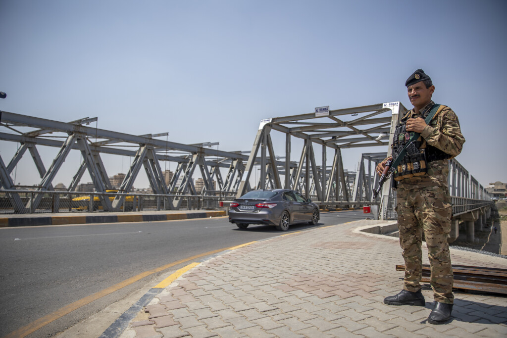 Musul’da terör örgütü DEAŞ’ın bıraktığı yıkımın izlerine rağmen hayat devam ediyor