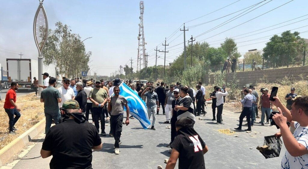 Kerkük'teki Altunköprü Belediyesi'nde Türkmenlere yer verilmemesi protesto edildi