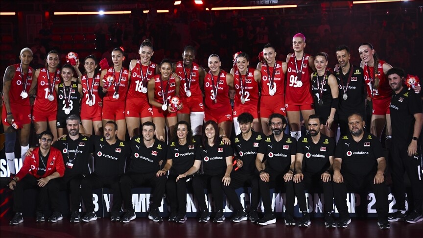 Türkiye A Milli Kadın Voleybol Takımı, 2025 FIVB Dünya Şampiyonası'nda gümüş madalya kazandı