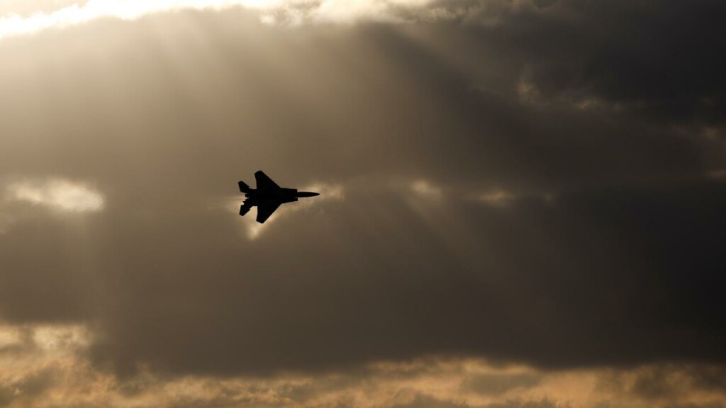 İsrail Lübnan'ın doğusundaki Baalbek kentine hava saldırısı düzenledi