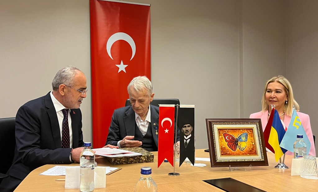 Kırım Tatarlarının milli lideri Kırımoğlu’ndan Yalçın Topçu’ya ziyaret