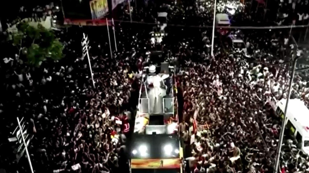 Hindistan'da parti mitinginde izdiham: 31 ölü