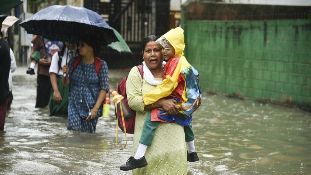 Şiddetli yağışlar Cammu Keşmir’de altyapıyı çökertti:30 kişi hayatını kaybetti