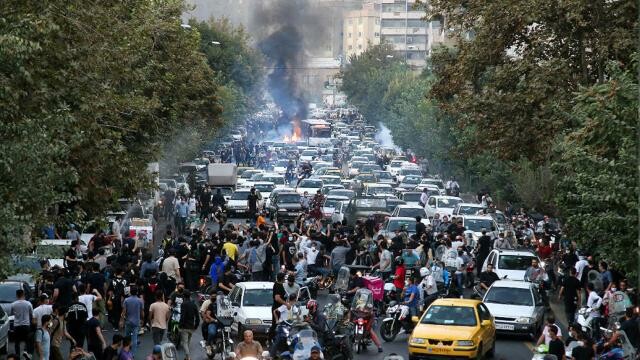 İran'daki Protestolarda Ölü Sayısı 76'ya Yükseldi