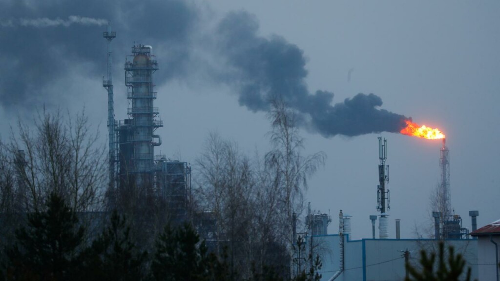 Rusya’nın güneyindeki petrol rafinerisinde İHA saldırısı nedeniyle üretim durdu