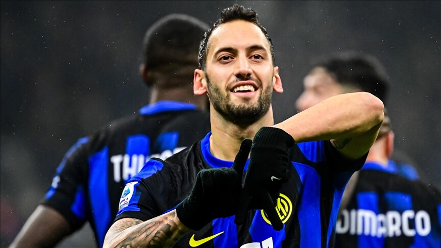 Hakan Çalhanoğlu'nun 1 gol, 1 asist kaydettiği maçta Inter, Udinese'yi 4-0 yendi