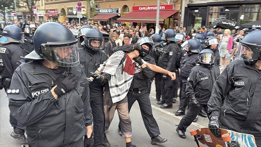 Berlin'de polis, Filistin'e destek gösterisine sert müdahalede bulundu