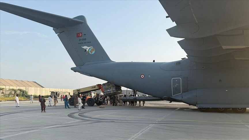 Türkiye, Afganistan'a 25 ton insani yardım malzemesi ulaştırdı