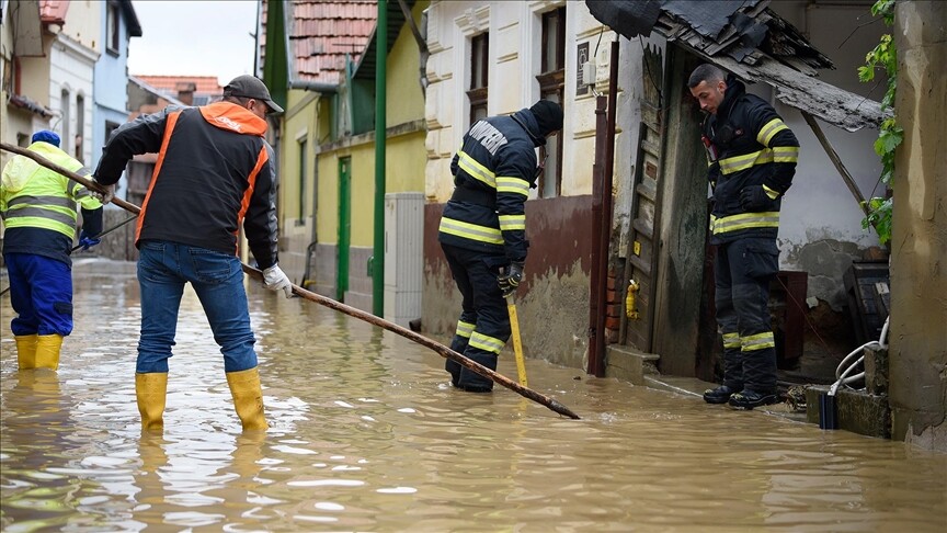 Romanya’da meydana gelen sellerde 3 kişi hayatını kaybetti