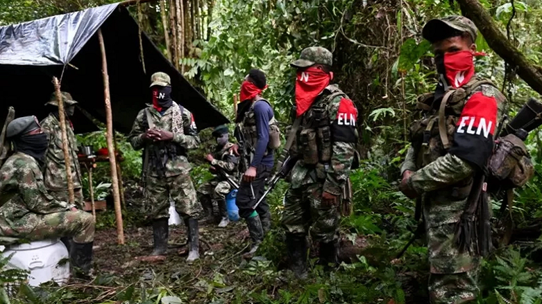 Kolombiya'da 63 silahlı örgüt üyesi güvenlik güçlerine teslim oldu