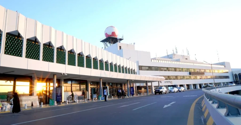 Bağdat Uluslararası Havalimanı’nda görüş mesafesinin iyileşmesiyle uçuşlar yeniden başlatıldı