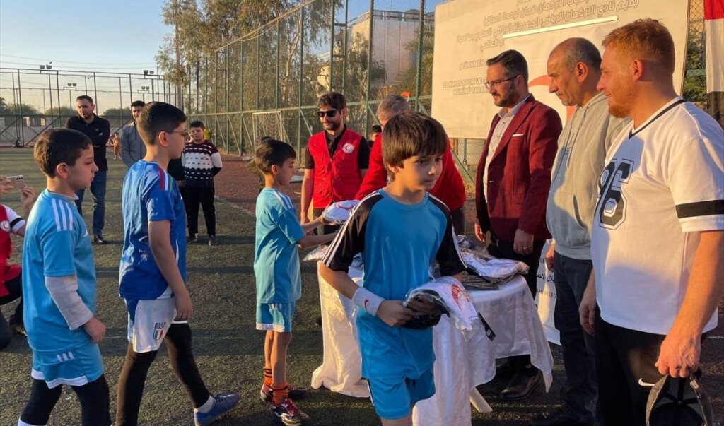 Türk Kızılay, Kerküklü gençlere spor malzemesi desteğinde bulundu