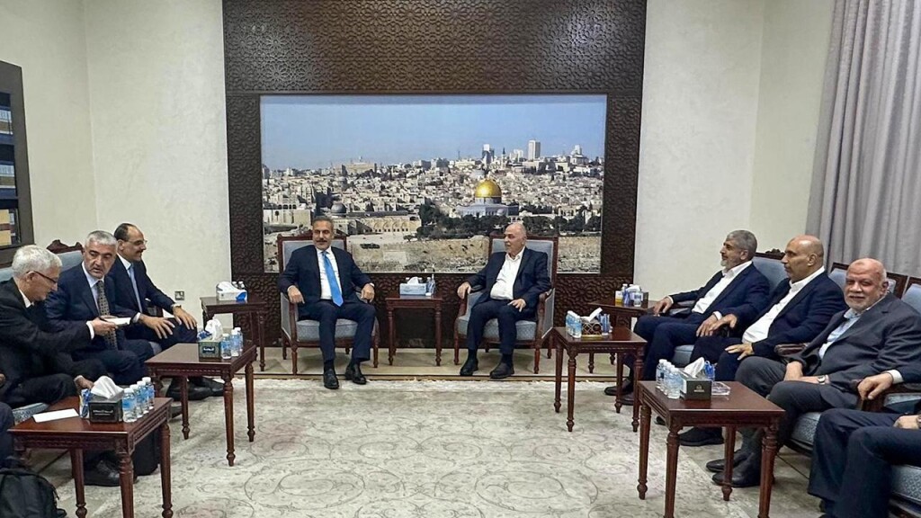 Fidan ve Kalın, Doha'da Hamas yetkilileriyle görüştü