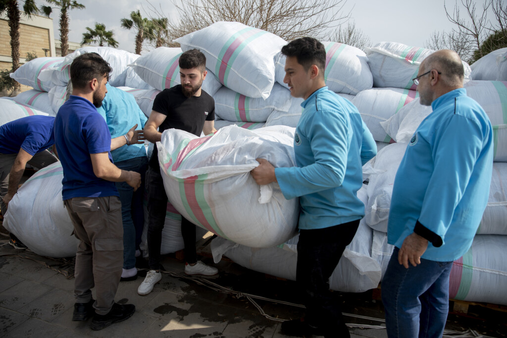 Irak'taki Maarif Okulları'ndan Türkiye'deki depremzedelere yardım