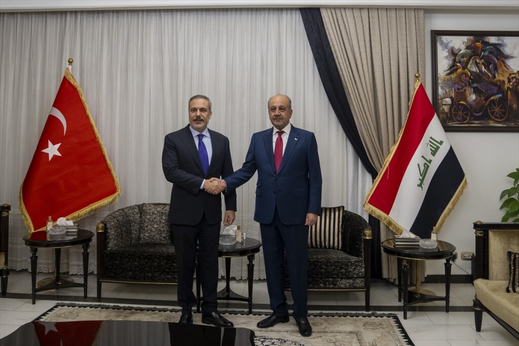 Türkiye Dışişleri Bakanı Fidan, Irak Savunma Bakanı Abbasi ile Bağdat'ta görüştü