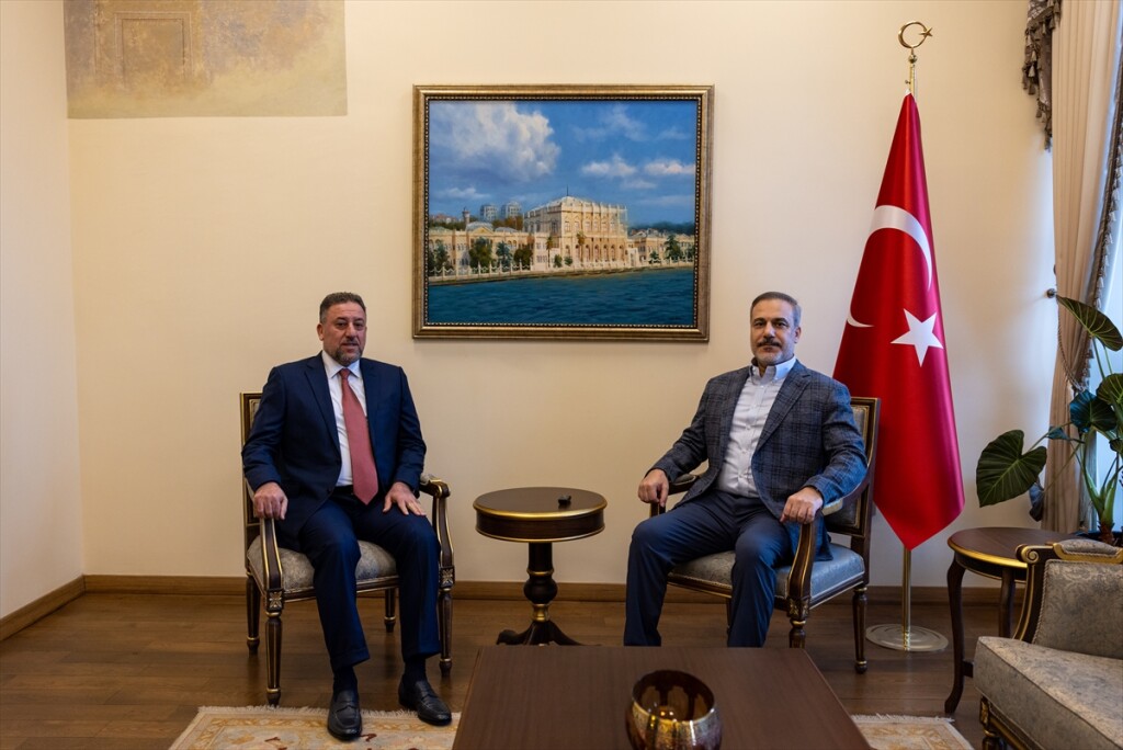 Türkiye Dışişleri Bakanı Fidan, Irak Egemenlik İttifakı Lideri Hançer ile görüştü