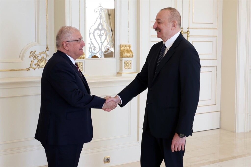 Azerbaycan Cumhurbaşkanı Aliyev, Türkiye Milli Savunma Bakanı Güler'i kabul etti
