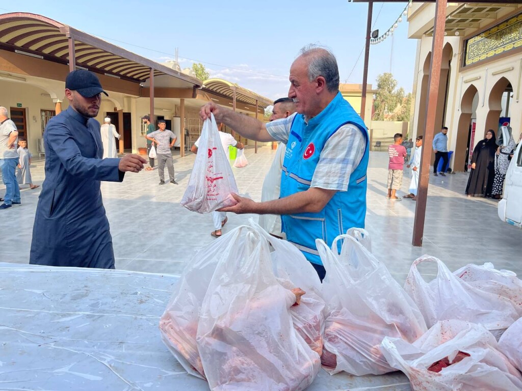 Türkiye Diyanet Vakfı, Kerkük'te kurban eti dağıttı