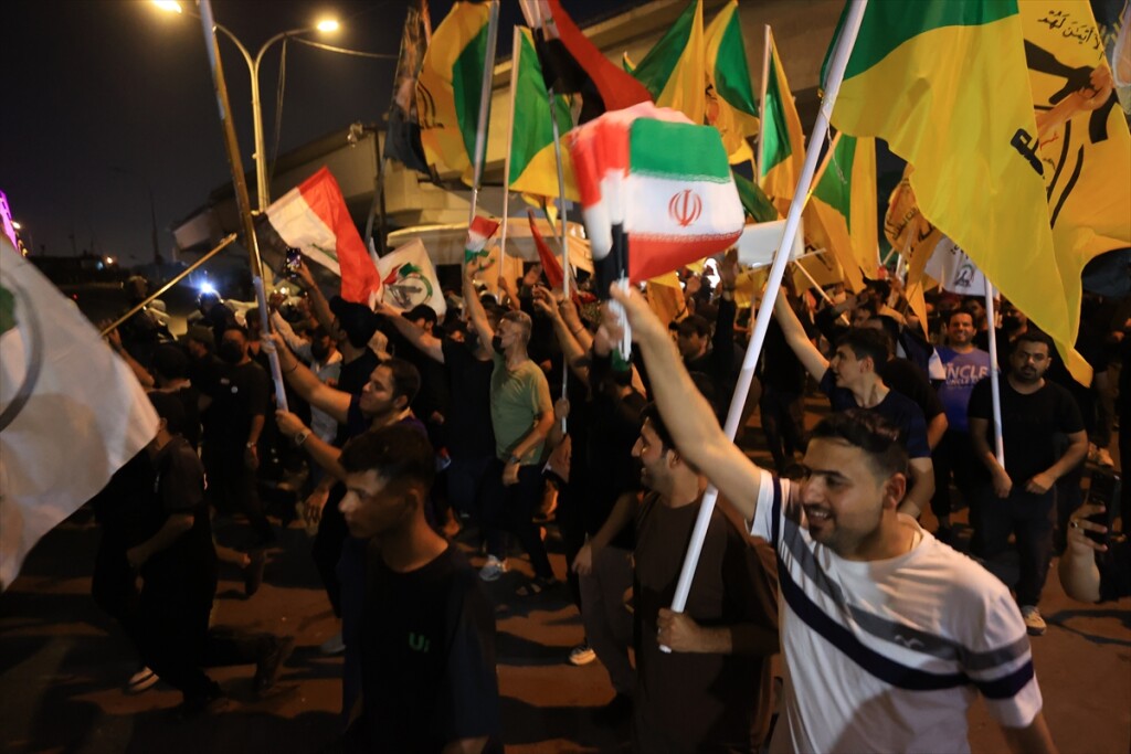 Bağdat’ta İran’a destek gösterisi