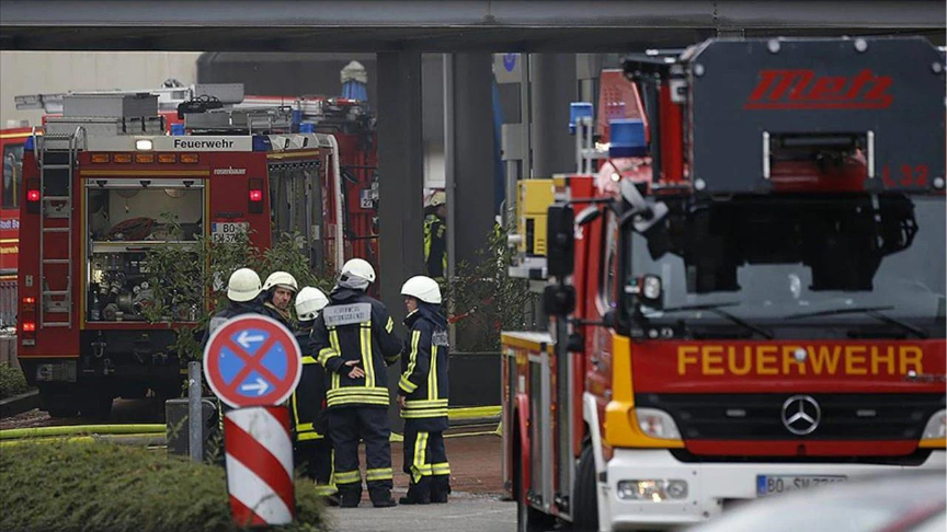 Almanya'da mültecilerin kaldığı yurtta çıkan yangında 1 kişi öldü, 20 kişi yaralandı