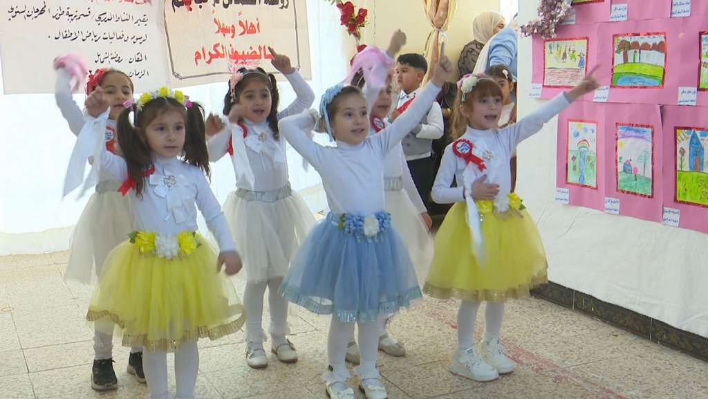 Tuzhurmatu'da yıllık anaokulu resim ve sanat sergisi düzenlendi