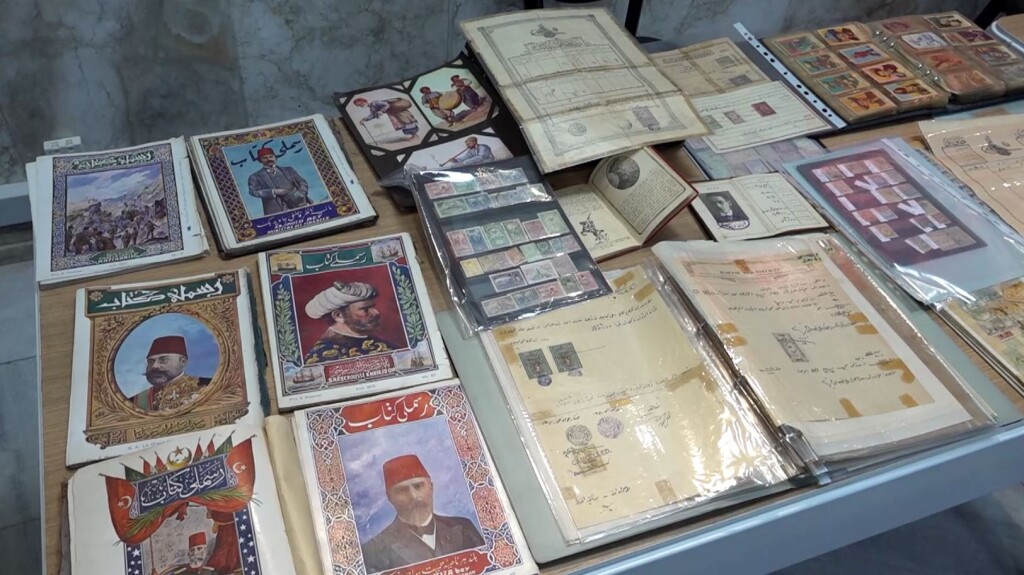 Bağdat’ta Osmanlı ve dünya pulları ile madeni paralar sergisi açıldı