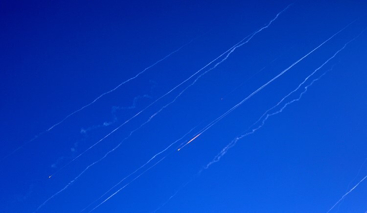 İran, İsrail'e yeni bir füze dalgası başlattı