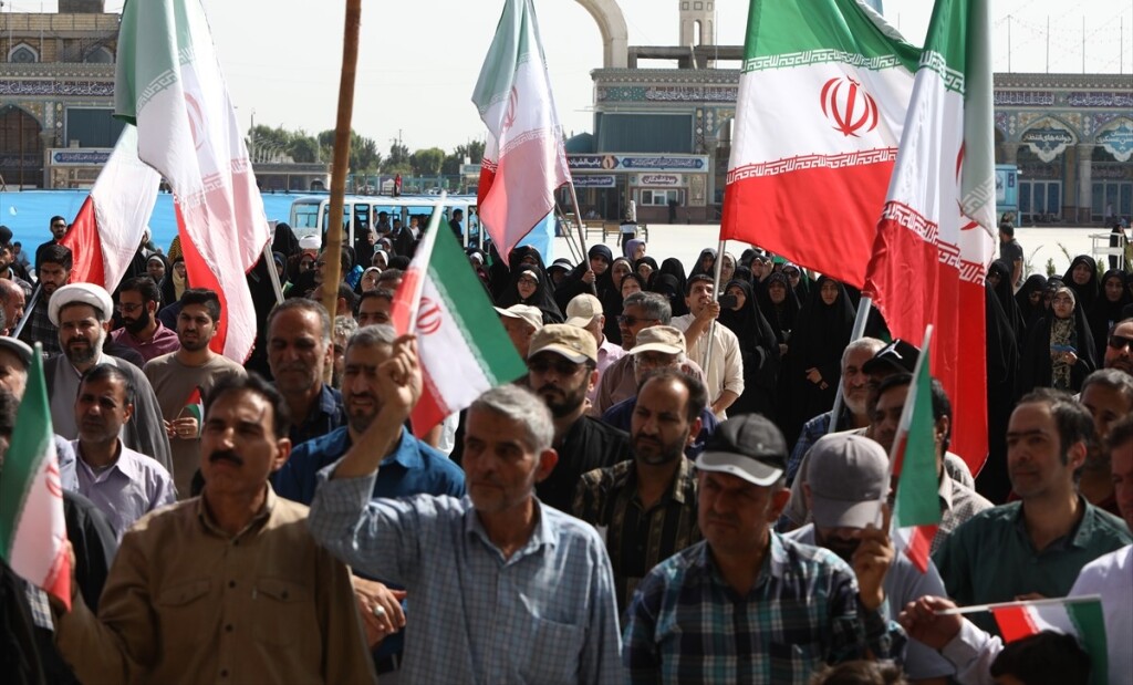 İran’ın başkenti Tahran’da halktan intikam çağrısı