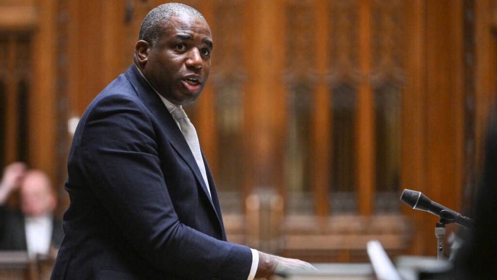 İngiltere ve ABD, İran'ın nükleer silaha sahip olmaması gerektiği konusunda kararlı