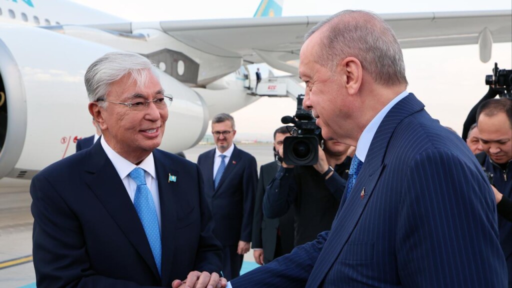 Türkiye Cumhurbaşkanı Erdoğan, Kazakistan Cumhurbaşkanı Tokayev'i resmi törenle karşıladı