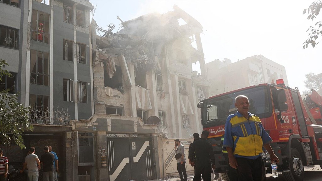 İsrail'in Tahran saldırılarında 78 kişi hayatını kaybetti, 329 kişi yaralandı