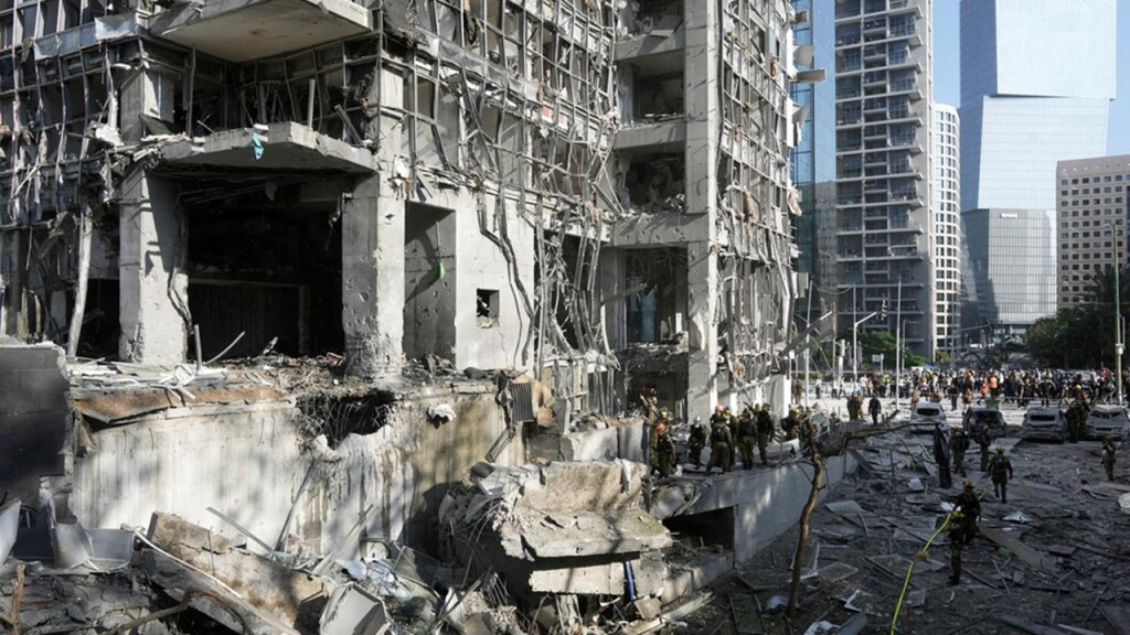 İran'ın son misilleme saldırısında İsrail'de 3'ü ağır, 44 kişi yaralandı