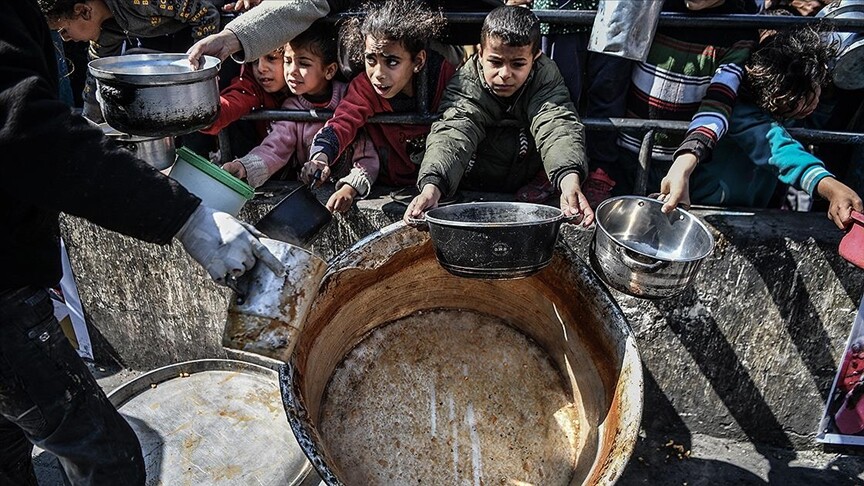 İsrail saldırıları altındaki Gazze'de bir günde 180'den fazla çocuk öldü