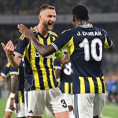 Fenerbahçe, Feyenoord'u 5 golle geçerek adını play-off turuna yazdırdı