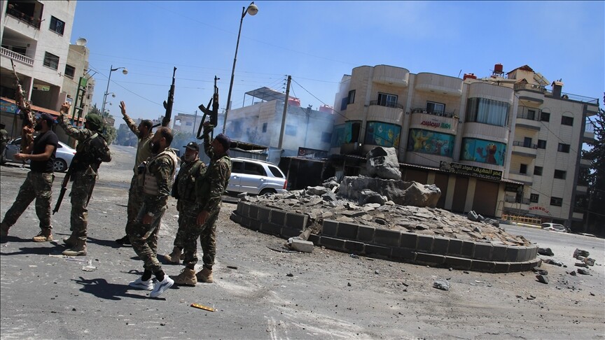 Süveyda'da güvenlik güçleri ile Dürzi gruplar arasındaki çatışmalar sürüyor