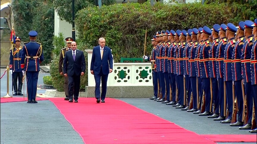 Türkiye Cumhurbaşkanı Erdoğan Mısır'da resmi törenle karşılandı