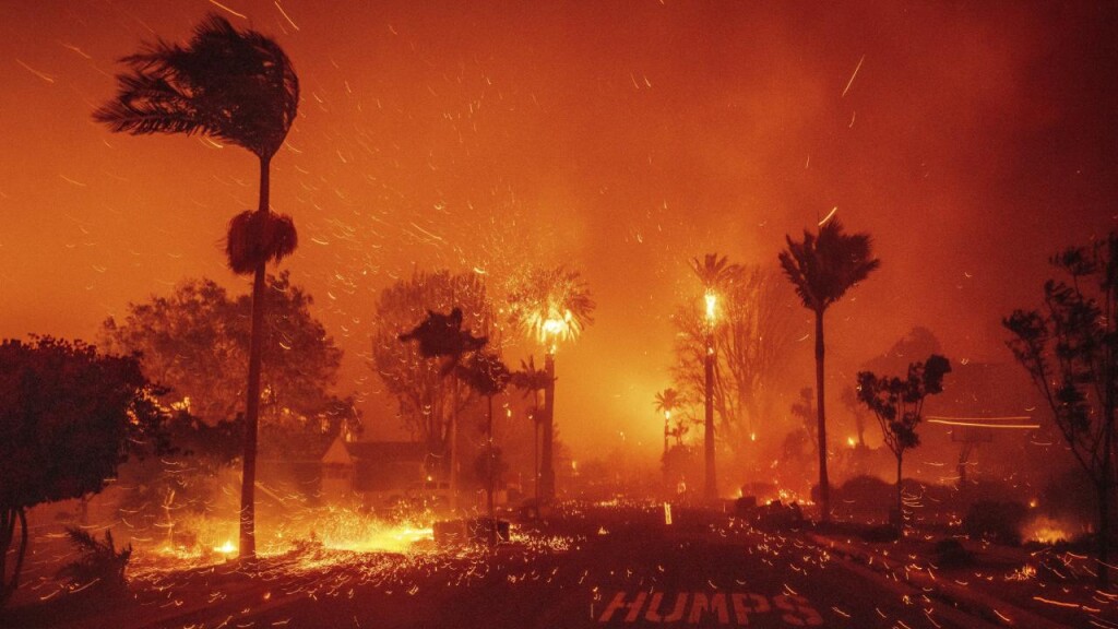 Los Angeles'ta ölü sayısı 25 oldu: Alev hortumu tehlikesi var