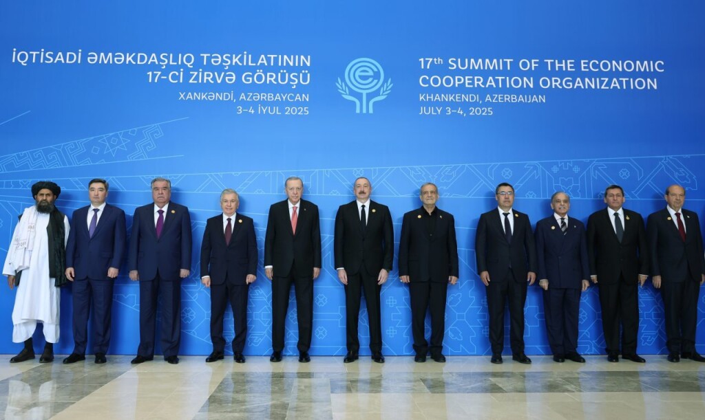 EİT 17. Liderler Zirvesi Hankendi'de başladı