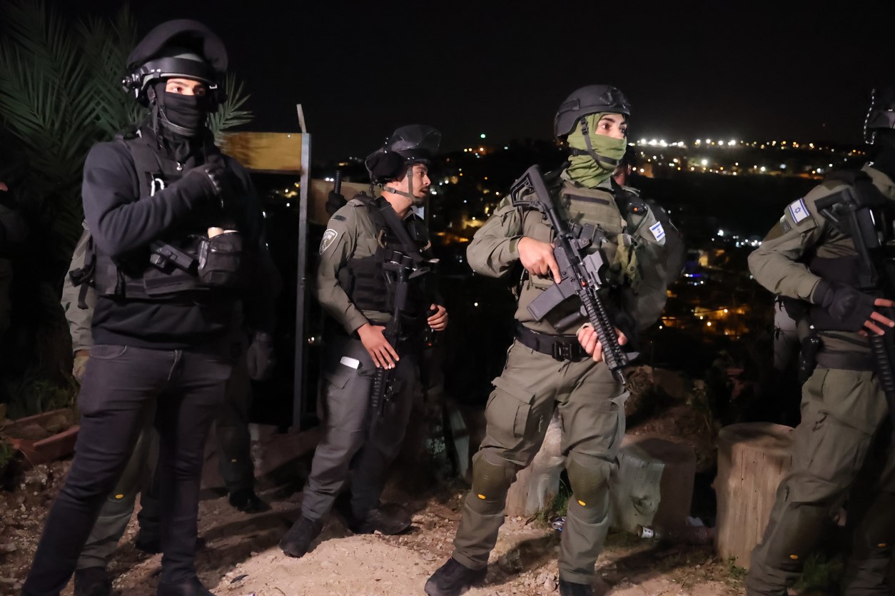 İsrail polisi, serbest bırakılması öncesi Filistinli kadının Doğu Kudüs'teki evini bastı