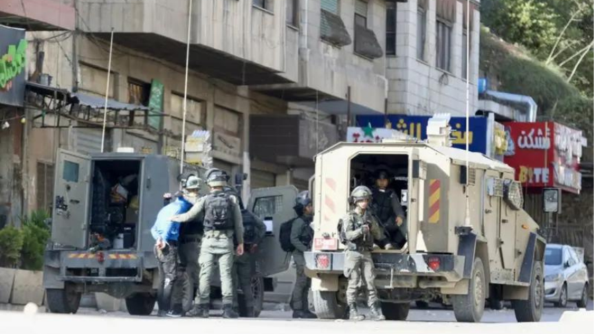 İsrail güçleri, 24 saat içinde Nablus'un Balata Kampı'na 4. kez baskın düzenledi