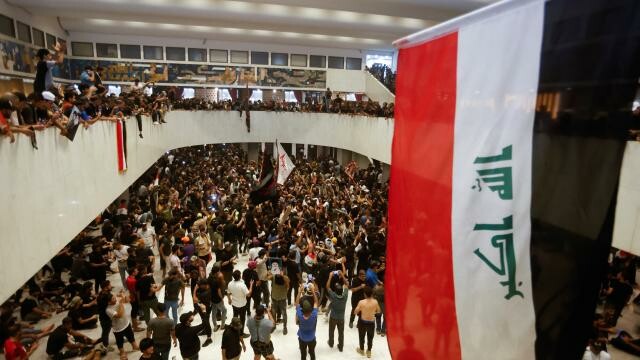 Sadr'dan ''Eyleme Devam Ve Erken Seçim'' Çağrısı