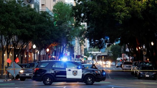 ABD'de yeni yıl kutlamalarındaki silahlı saldırılarda 3 kişi öldü, 13 kişi yaralandı