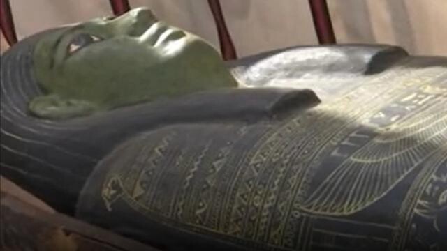 Mısır'da 2 bin yıl öncesine ait 22 antik mezar bulundu