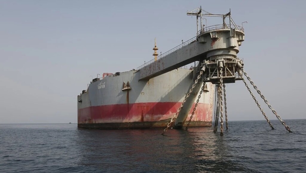 Kızıldeniz'de tehlike oluşturan Safer tankerindeki petrolün yüzde 80'i tahliye edildi