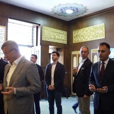 Davutoğlu Erbil’de: Türkmenlerle buluştu, tarihi mekânları gezdi