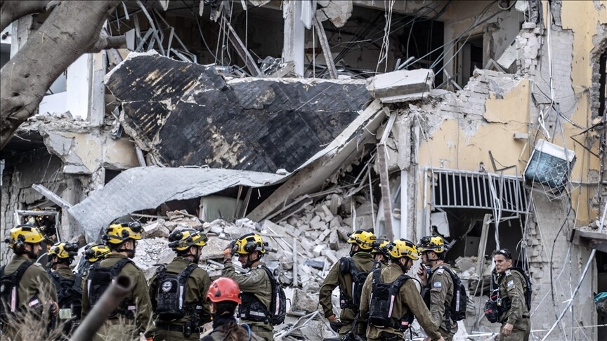 İran'ın gece düzenlediği misilleme saldırılarında İsrail'de ölenlerin sayısı 8'e yükseldi