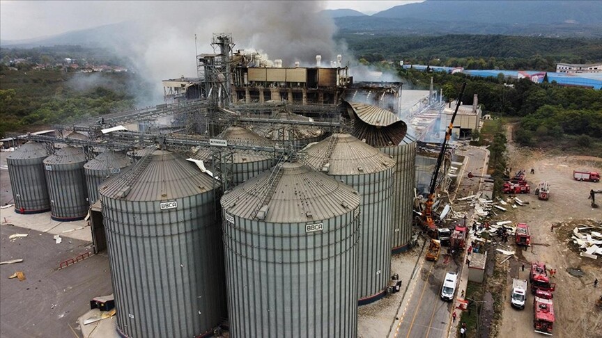 Sakarya'da makarna fabrikasında patlama meydana geldi