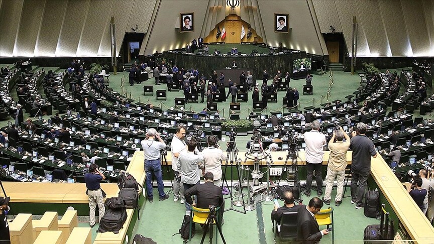 İran Meclisi Hürmüz Boğazı'nın kapatılması gerektiğini bildirdi, son karar Milli Güvenlik Yüksek Konseyi'nde