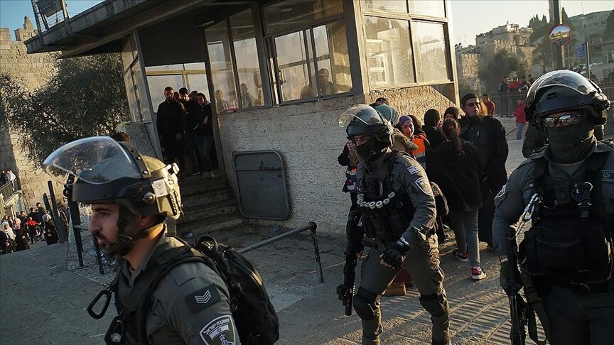 İsrail güçleri, Batı Şeria ve Kudüs'te 21 Filistinliyi gözaltına aldı